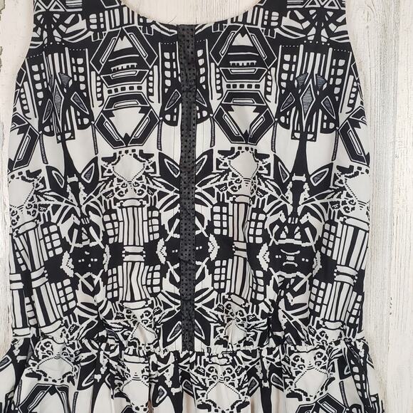 NWOT Color Block Stretchy Faux-Leather Detail Mini Sleeveless Dress Size Medium - Picture 4 of 14